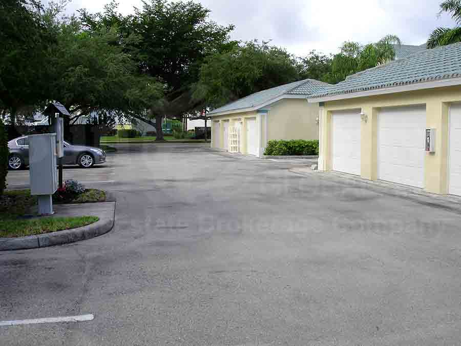 Bermuda Royale Detached Garages